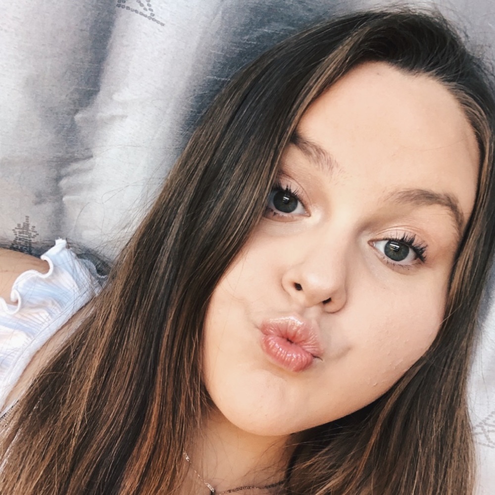 Meet your Posher, Emina